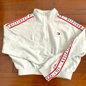 Crop Tommy Hilfiger sweatshirt